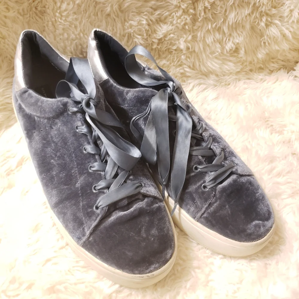 Steven by Steve Madden Velvet and Ribbon Lace Platform Sneakers Size 11B